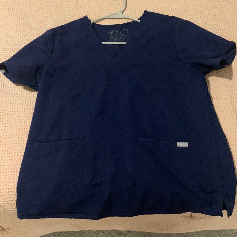 Xl navy figs top